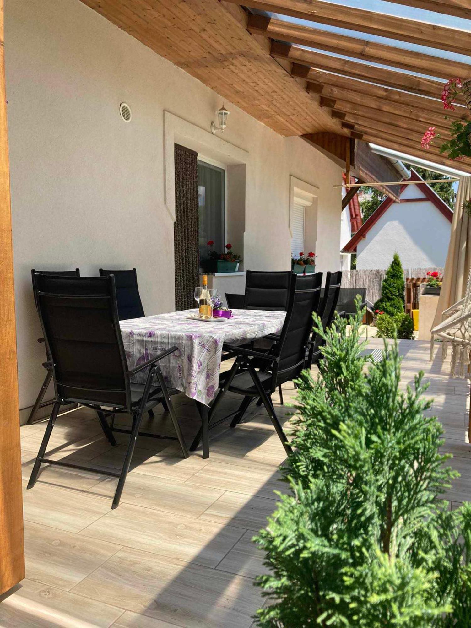 Levendula Vendégház Balatonföldvár Esterno foto