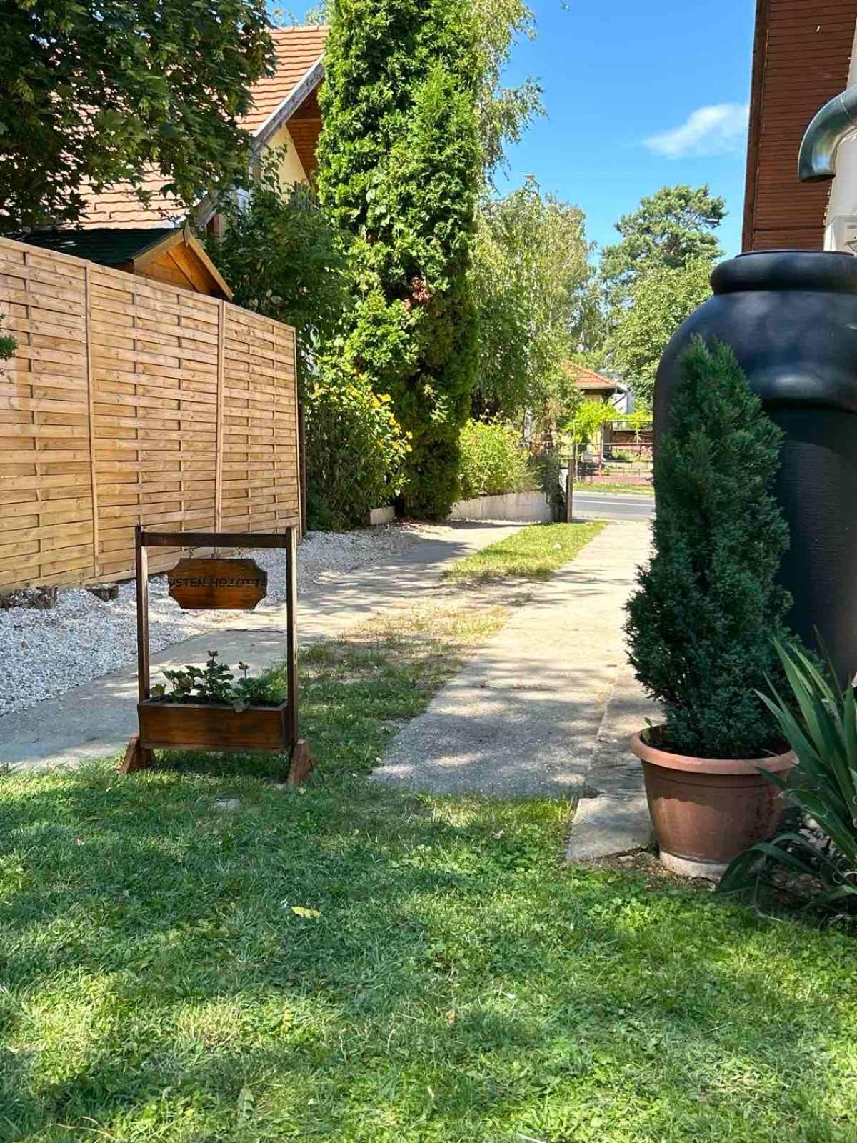 Levendula Vendégház Balatonföldvár Esterno foto